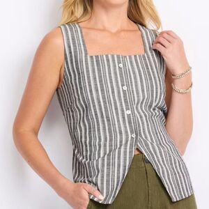 1367 NWT Womens Gilli Niko Vest Sz Medium